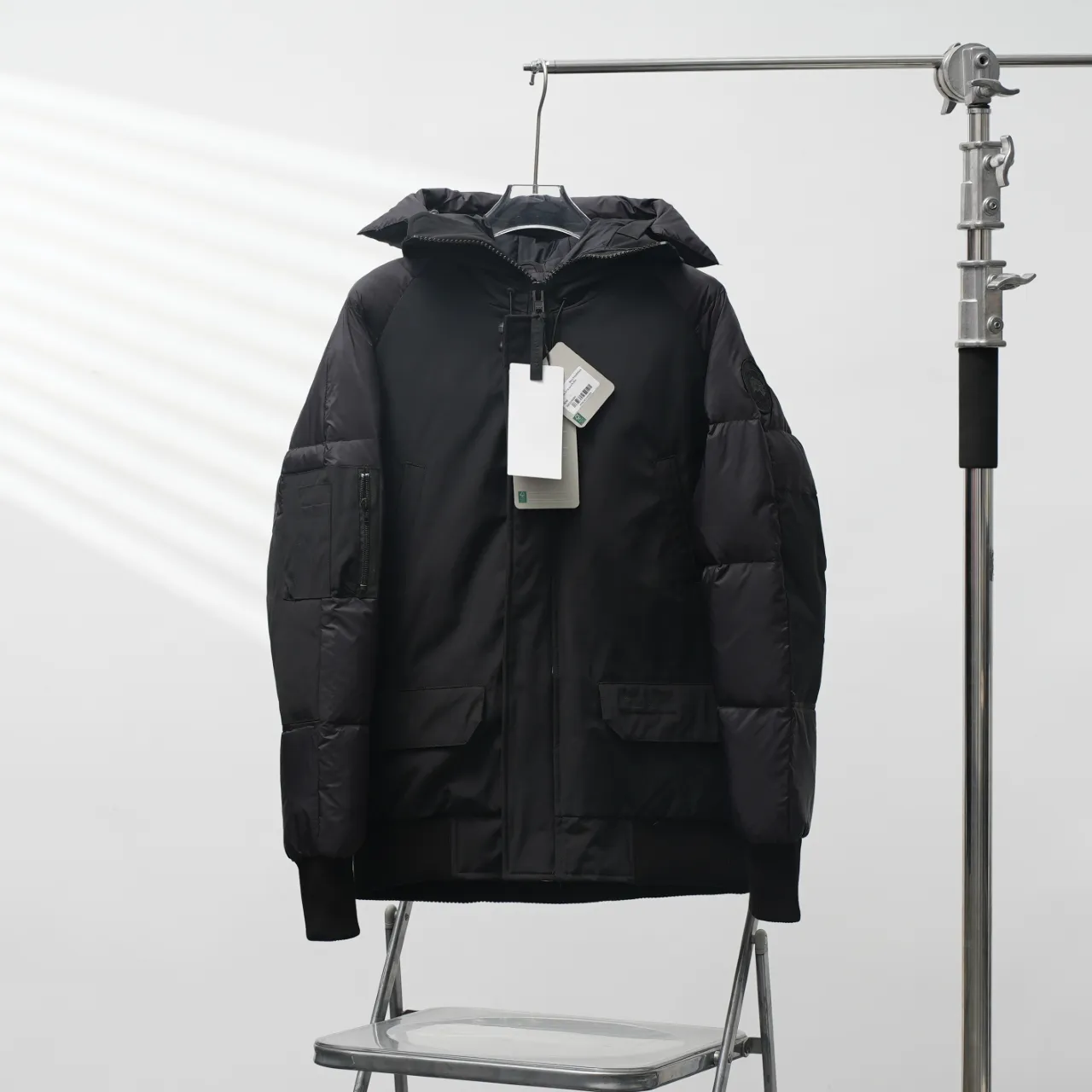 P840 CANADA GOOSE丨Canada Goose 2056 Soft Sleeve Pilot Hooded Down Jacket Color: Black Size: XXS-XXL
